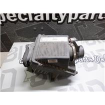 2001 - 2003 GMC 2500 8.1 LITRE GAS AIR FILTRE ASSEMBLY ( OEM )