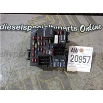 2001 2002 CHEVROLET 2500 3500 6.6 LB7 DIESEL AUTO 2WD FUSE BOX 15770992-01