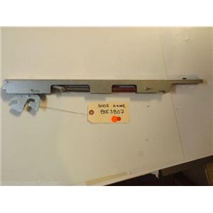 WHIRLPOOL  STOVE  8053807 Hinge, Door    used