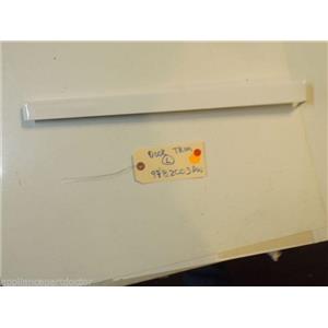 WHIRLPOOL STOVE 9782003PW Trim, Door-left (white)   used
