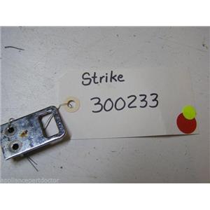 KENMORE DISHWASHER 300233 STRIKE USED PART ASSEMBLY