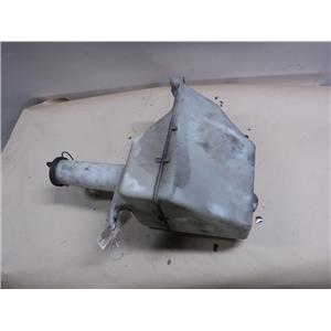 2003 2004 FORD F350 6.0 L DIESEL WINDSHIELD WASER BOTTLE ( OEM )