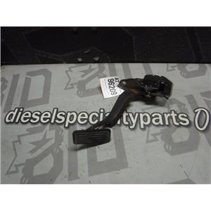 2004 - 2005 GMC 2500 6.6 LLY DIESEL DURAMAX FUEL PEDAL AUTO OEM