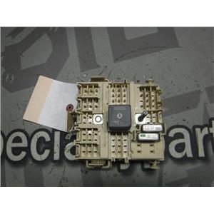 2004 - 2005 GMC 2500 SIERRA FUSE BOX 15190658-01 6.6 LLY DIESEL AUTO 4X4 OEM