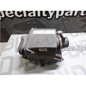 2001 - 2003 GMC 2500 8.1 LITRE GAS AIR FILTRE ASSEMBLY ( OEM )
