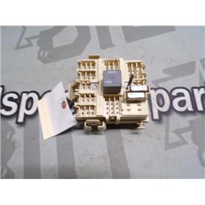 2004 - 2005 CHEVROLET 2500 3500 6.6 LLY DIESEL FUSE BOX BLOCK 15190658-01