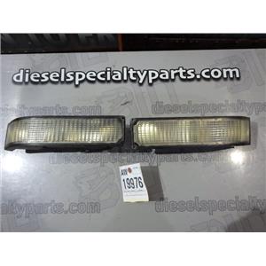 1999 2000 CHEVROLET 3500HD 6.5 TURBO DIESEL 2WD OEM FRONT MARKER SIGNAL LIGHTS