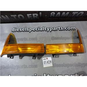 1999 2000 FORD F250 F350 XLT 7.3 DIESEL ZF6 4X4 OEM SIGNAL MARKER LIGHTS (PAIR)