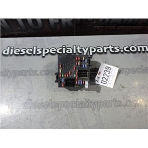 2004 2005 GMC 2500 3500 6.6 LLY DIESEL ZF6 4X4 OEM FUSE BOX 15058032-07