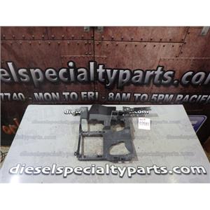 2003 2004 GMC 2500 6.6 LB7 DIESEL AUTO PASSENGER SIDE HEAD LIGHT HOUSING BRACKET