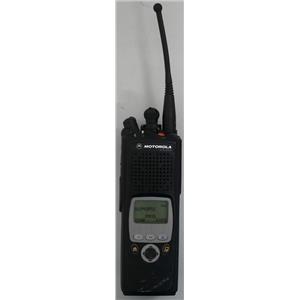 Motorola XTS 5000 portable P25 Two Way Radio XTS5000 Model H18SDF9PW6AN POWER ON