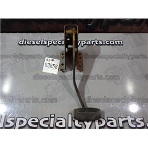 2000 2001 FORD F350 F250 7.3 DIESEL AUTO 4X4 OEM BRAKE PEDAL ASSEMBLY