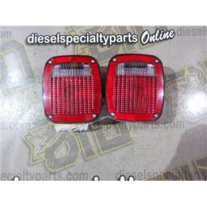 2003 2004 FORD F750 XLT GROTE 3 STUD STOP / TAIL / SIGNAL LIGHTS (PAIR) 5371