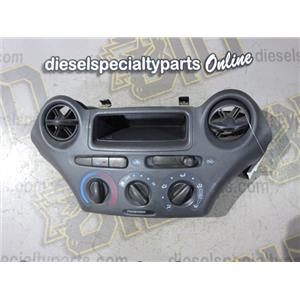 2001 2002 TOYOTA ECHO 2DR 4CLY 1.5L MANUAL DASH AIR VENTS PANEL ( A/C ) OEM
