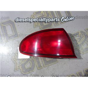 2003 2004 BUICK REGAL SEDAN LS 3.8 V6 AUTO OEM RIGHT PASSENGER SIDE TAIL LIGHT