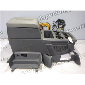 2006 2007 DODGE RAM 1500 5.7 AUTO 4X4 QUAD CAB OEM CENTRE CONSOLE CUP ARMREST