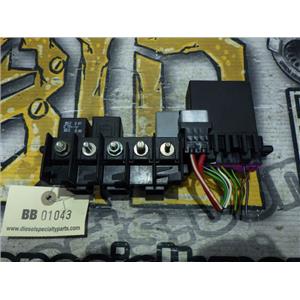 2003 2004 VOLKSWAGEN JETTA 1.9L DIESEL 5-SPEED SEDAN FUSE RELAY BOX 8L0941822