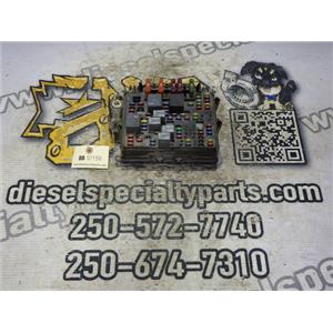 1999 2000 GMC SIERRA 2500 6.0 AUTO 4X4 EXT CAB UNDERHOOD FUSE BOX PANEL OEM
