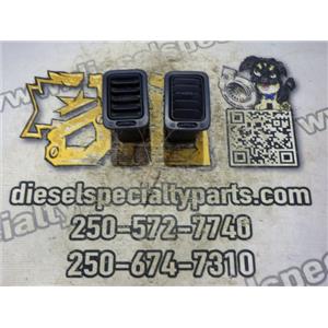 1999 2000 GMC SIERRA 2500 6.0 AUTO 4X4 EXT CAB INTERIOR DASH HVAC VENTS ( 2 )