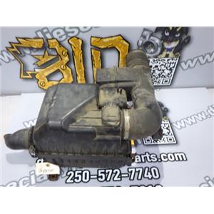 2004 2005 TOYOTA TUNDRA LIMITED 4.7 AUTO 4X4 AIR INTAKE FILTER CLEANER ASSEMBLY