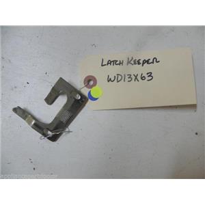 GE DISHWASHER WD13X63 LATCH KEEPER USED PART ASSEMBLY