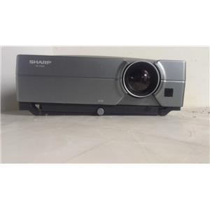 SHARP XG-C330X LCD PROJECTOR(902 LAMP HOURS USED)