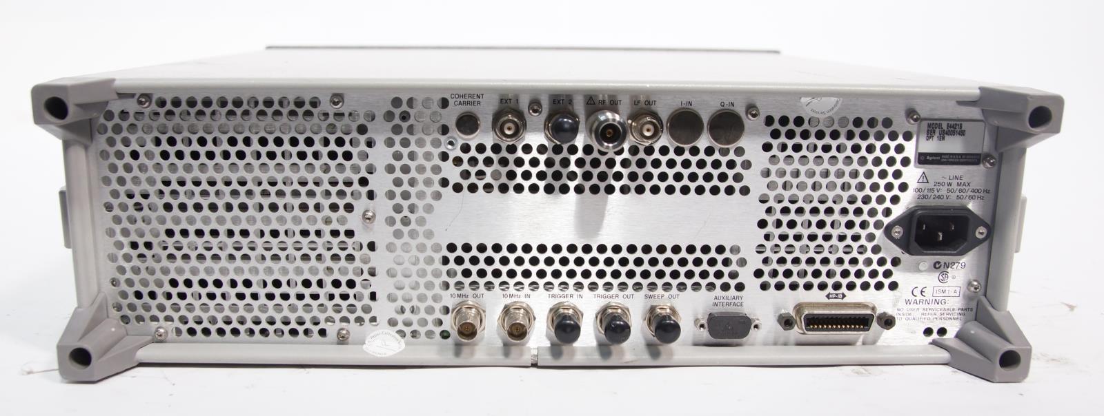 HP Agilent E4421B ESG Series 250 kHz - 3 GHz Analog RF Signal